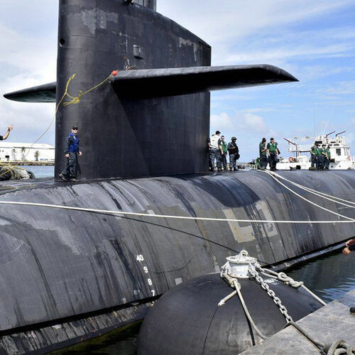 最新の会社の事例について Advanced Submarine Fenders Ensure Gentle and Reliable Underwater Berthing Protection