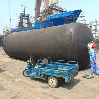 米国海軍油圧空気圧式フェンダーを浮かべる海底フェンダー50kPa D3.3m NRの垂直