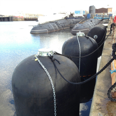 ドックの豊富な停泊のためのカタマランの海底フェンダー50kPa D4.5M