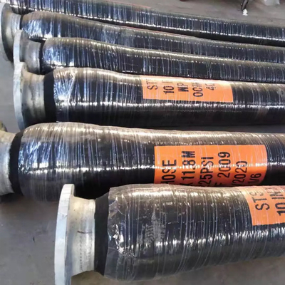OCIMF標準的なSTSは15Bar天然ゴムオイルの抵抗力がある黒い色ANSI150にホースで水を掛ける