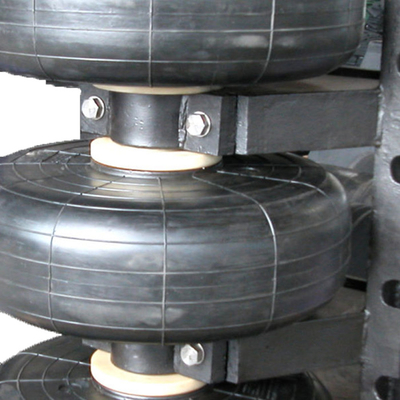 ASTM D2000 SAE J200 標準耐磨性のあるブラックローラーフェンダー