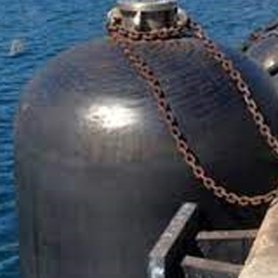 潜水艦を50Kpaの圧力で保護するための効果的な潜水艦フェンダー