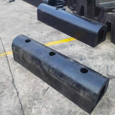 船用ゴムフェンダー 低反応力 重用 耐久性 UV保護