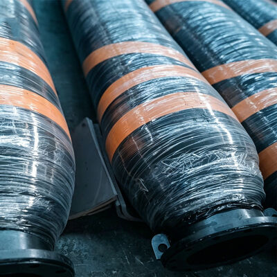 海洋油輸送における安定した流量を実現する耐久性のあるゴム層を備えた耐塩水 STS ホース